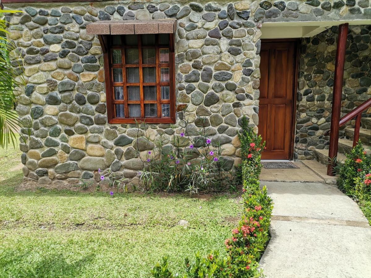 Bungalows Malu Cahuita Exterior photo